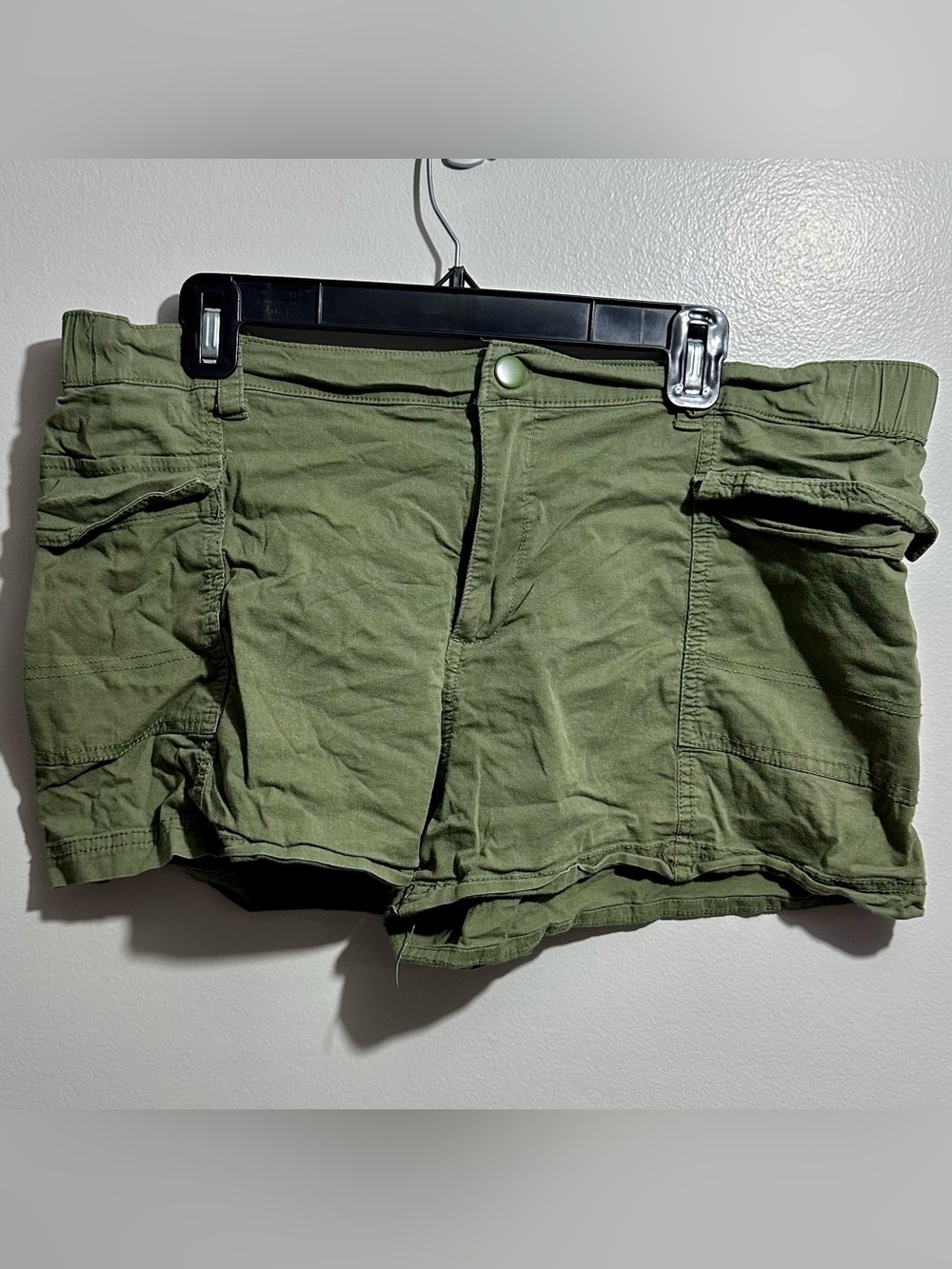 Vanilla Star Army Green Cargo Shorts Size XL (1367)